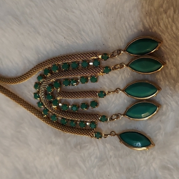 Avon Gold and Green Choker - Picture 2 of 6